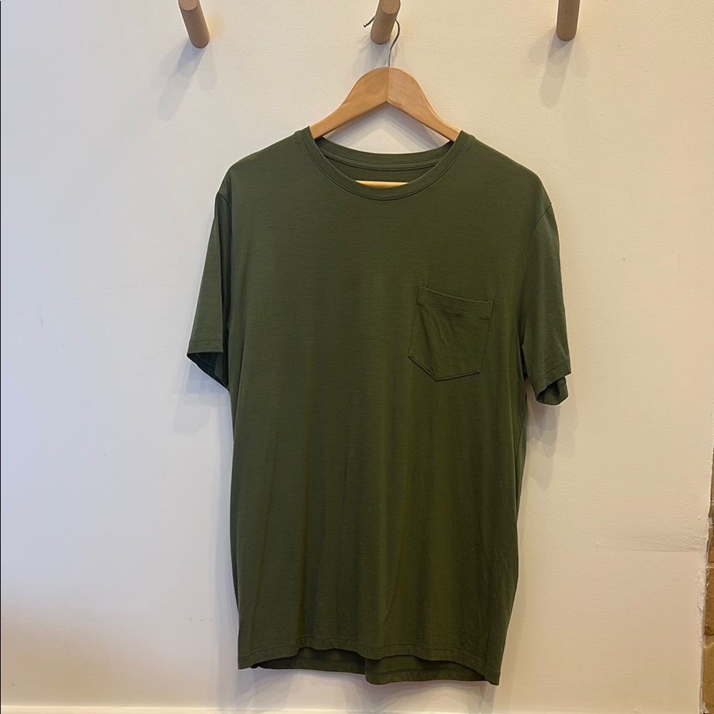 Wool & Price Merino Wool crewneck w/ pocket